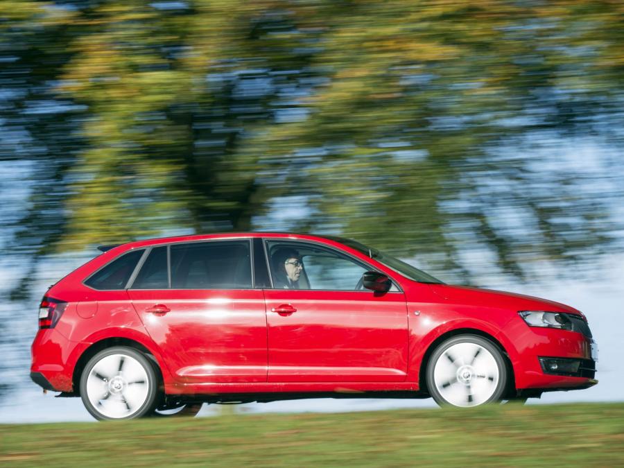  Skoda Rapid Spaceback 2013 года  (UK) (фото 7 из 26)